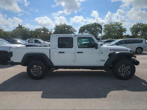 Bright White Clearcoat 2026 Jeep Gladiator Mojave 4x4
