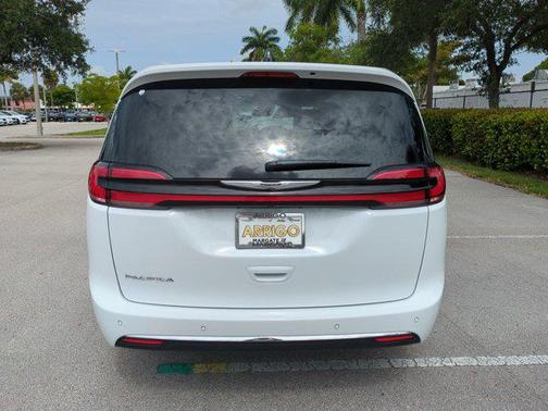 2025 Chrysler Pacifica L