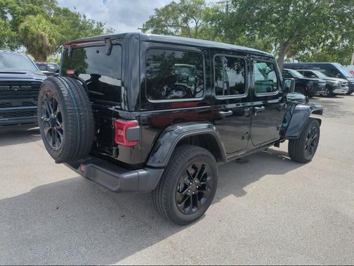 Black Clearcoat 2025 Jeep Wrangler 4xe Sahara