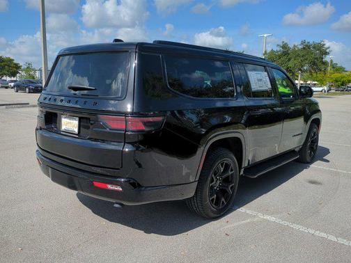 2025 Jeep Wagoneer L Series II Carbide 4x4