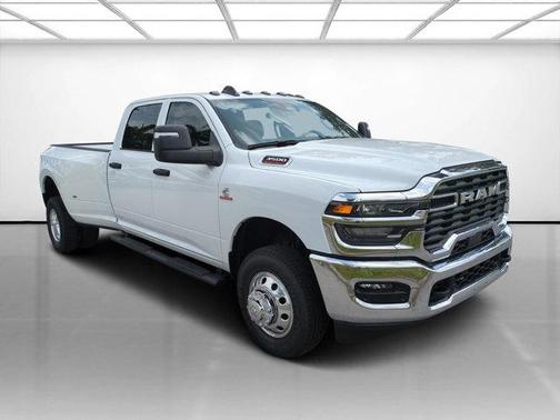2025 RAM 3500 Tradesman Crew Cab 4x4 8' Box