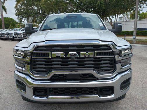 2025 RAM 3500 Tradesman Crew Cab 4x4 8' Box