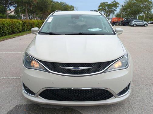 2019 Chrysler Pacifica Touring-L Plus