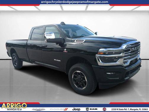 Diamond Black Crystal Pearlcoat 2026 RAM 3500 Laramie Crew Cab 4x4 8' Box