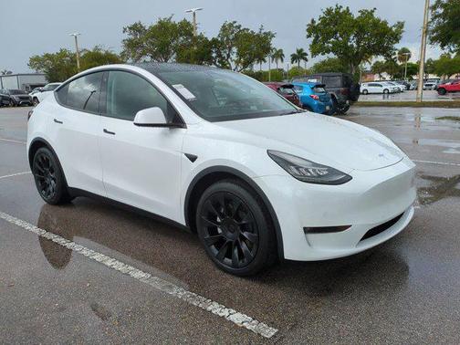 2021 Tesla Model Y Standard Range Rear-Wheel Drive