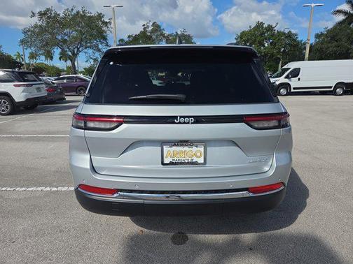 2025 Jeep Grand Cherokee Laredo
