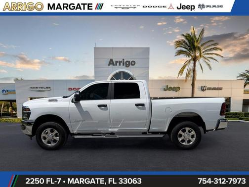 Bright White Clearcoat 2025 RAM 2500 Big Horn Crew Cab 4x4 6'4' Box