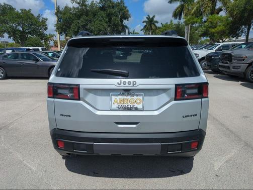 Silver Zynith Clearcoat 2026 Jeep Cherokee Limited