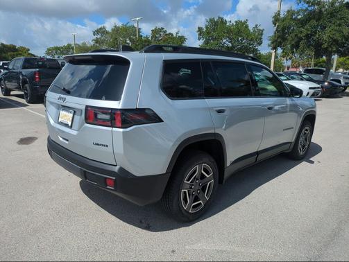 Silver Zynith Clearcoat 2026 Jeep Cherokee Limited