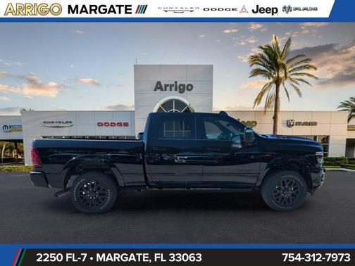 Diamond Black Crystal Pearlcoat 2026 RAM 2500 Limited Crew Cab 4x4 6'4' Box