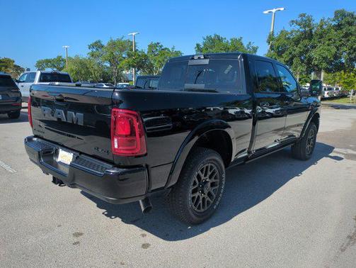 Diamond Black Crystal Pearlcoat 2026 RAM 2500 Limited Crew Cab 4x4 6'4' Box