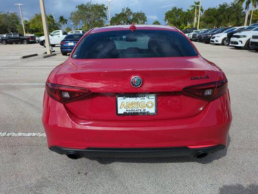 2020 Alfa Romeo Giulia Base