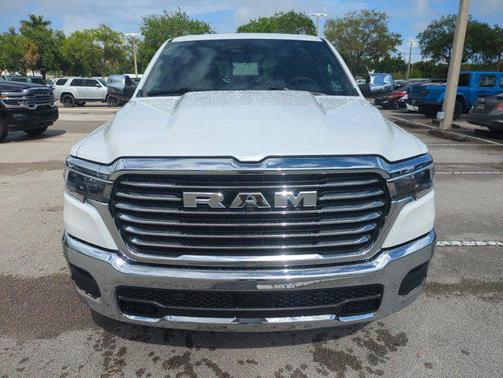 Ivory White Tri-Coat Pearlcoat 2026 RAM 1500 Laramie