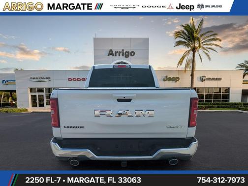 Ivory White Tri-Coat Pearlcoat 2026 RAM 1500 Laramie