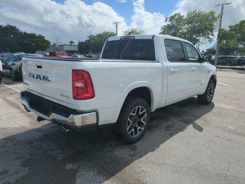 Ivory White Tri-Coat Pearlcoat 2026 RAM 1500 Laramie