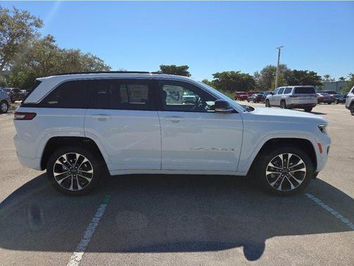 2025 Jeep Grand Cherokee Overland