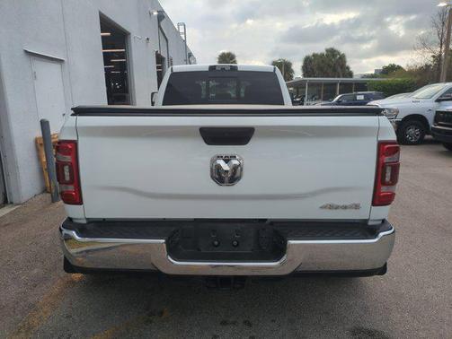 2024 RAM 3500 Tradesman Crew Cab 4x4 8' Box