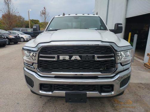 2024 RAM 3500 Tradesman Crew Cab 4x4 8' Box
