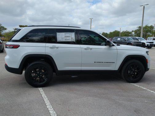 2025 Jeep Grand Cherokee Altitude