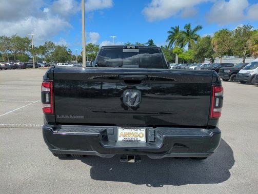 2024 RAM 3500 Laramie Crew Cab 4x4 8' Box