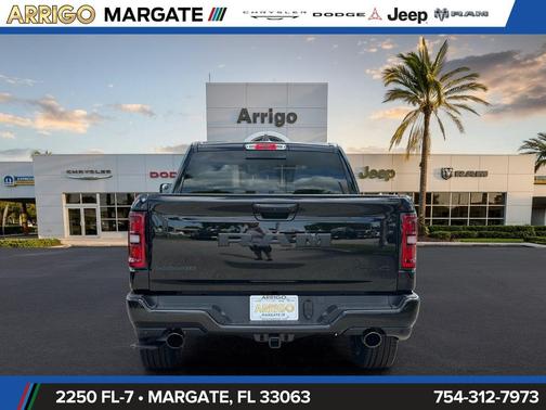 Diamond Black Crystal Pearlcoat 2026 RAM 1500 Laramie