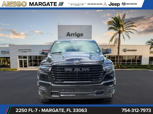 Diamond Black Crystal Pearlcoat 2026 RAM 1500 Laramie