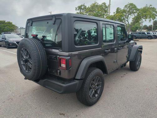 Granite Crystal Metallic Clearcoat 2026 Jeep Wrangler Sport