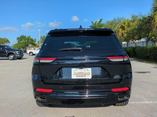 2025 Jeep Grand Cherokee Summit