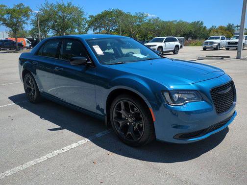 2023 Chrysler 300 Touring