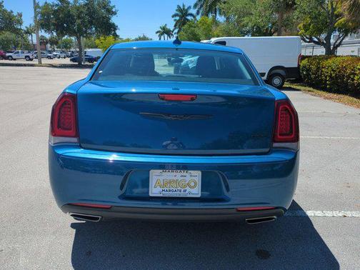 2023 Chrysler 300 Touring