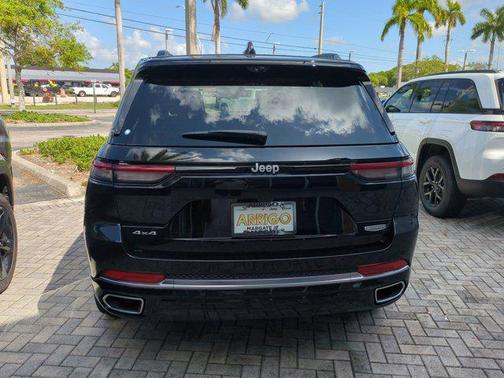 2025 Jeep Grand Cherokee Summit