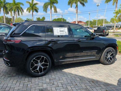 2025 Jeep Grand Cherokee Summit