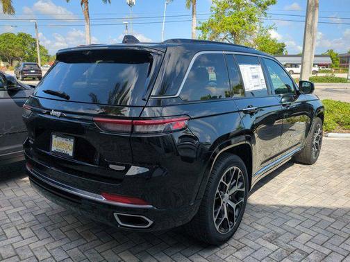 2025 Jeep Grand Cherokee Summit