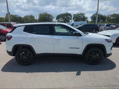 Bright White Clearcoat 2026 Jeep Compass Sport