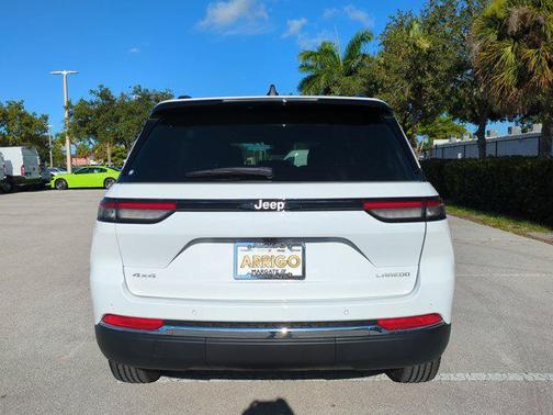 2025 Jeep Grand Cherokee Laredo