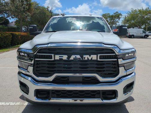 2025 RAM 2500 Tradesman Crew Cab 4x4 8' Box
