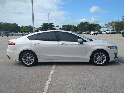 2020 Ford Fusion Hybrid SE
