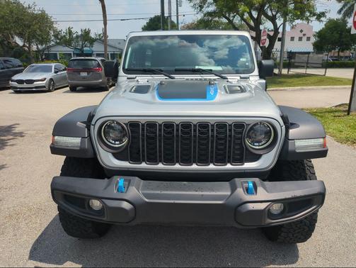 Silver Zynith Clearcoat 2024 Jeep Wrangler 4xe Rubicon
