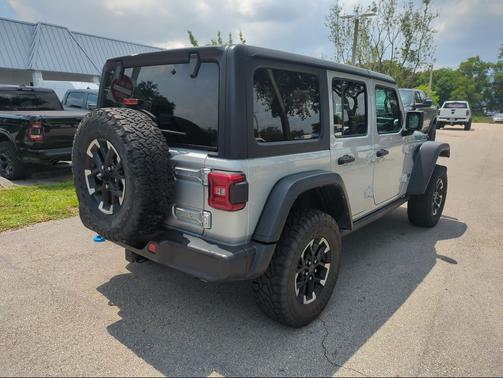 Silver Zynith Clearcoat 2024 Jeep Wrangler 4xe Rubicon