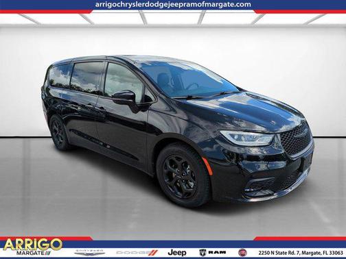 2022 Chrysler Pacifica Hybrid Limited