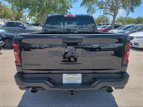 Diamond Black Crystal Pearlcoat 2026 RAM 1500 Big Horn/Lone Star