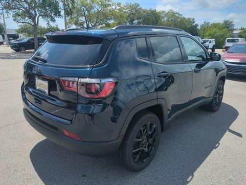 Fathom Blue Pearl Coat 2026 Jeep Compass Latitude