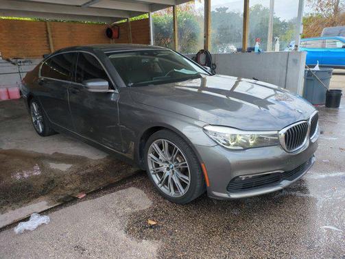 2018 BMW 740 740i
