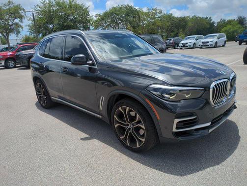 Dark Graphite Metallic 2022 BMW X5 sDrive40i