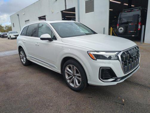 2025 Audi Q7 55 Premium Plus