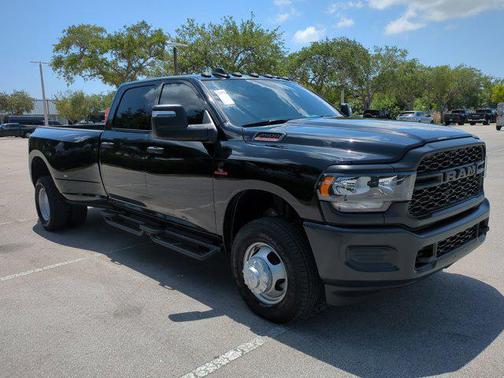 2024 RAM 3500 Tradesman Crew Cab 4x4 8' Box
