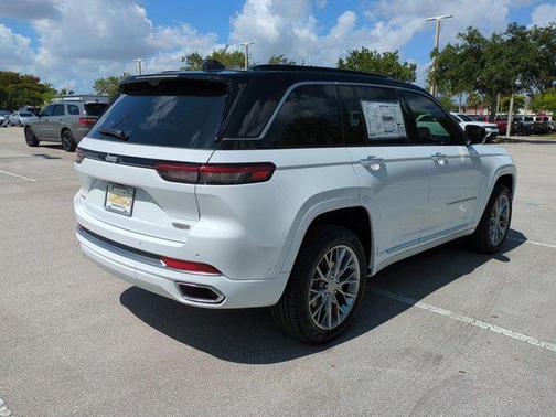 2025 Jeep Grand Cherokee Summit