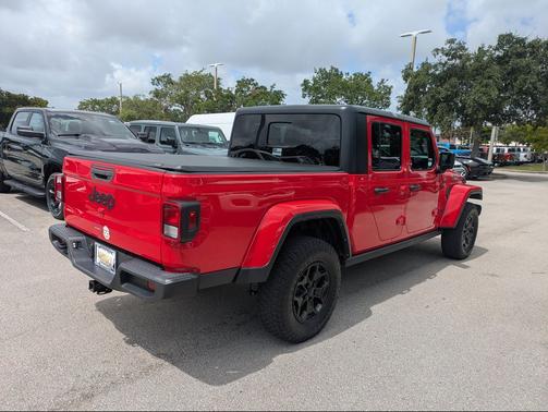 Firecracker Red Clearcoat 2022 Jeep Gladiator Willys 4x4