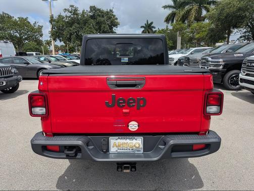 Firecracker Red Clearcoat 2022 Jeep Gladiator Willys 4x4