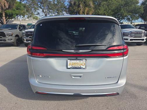 2026 Chrysler Pacifica Limited